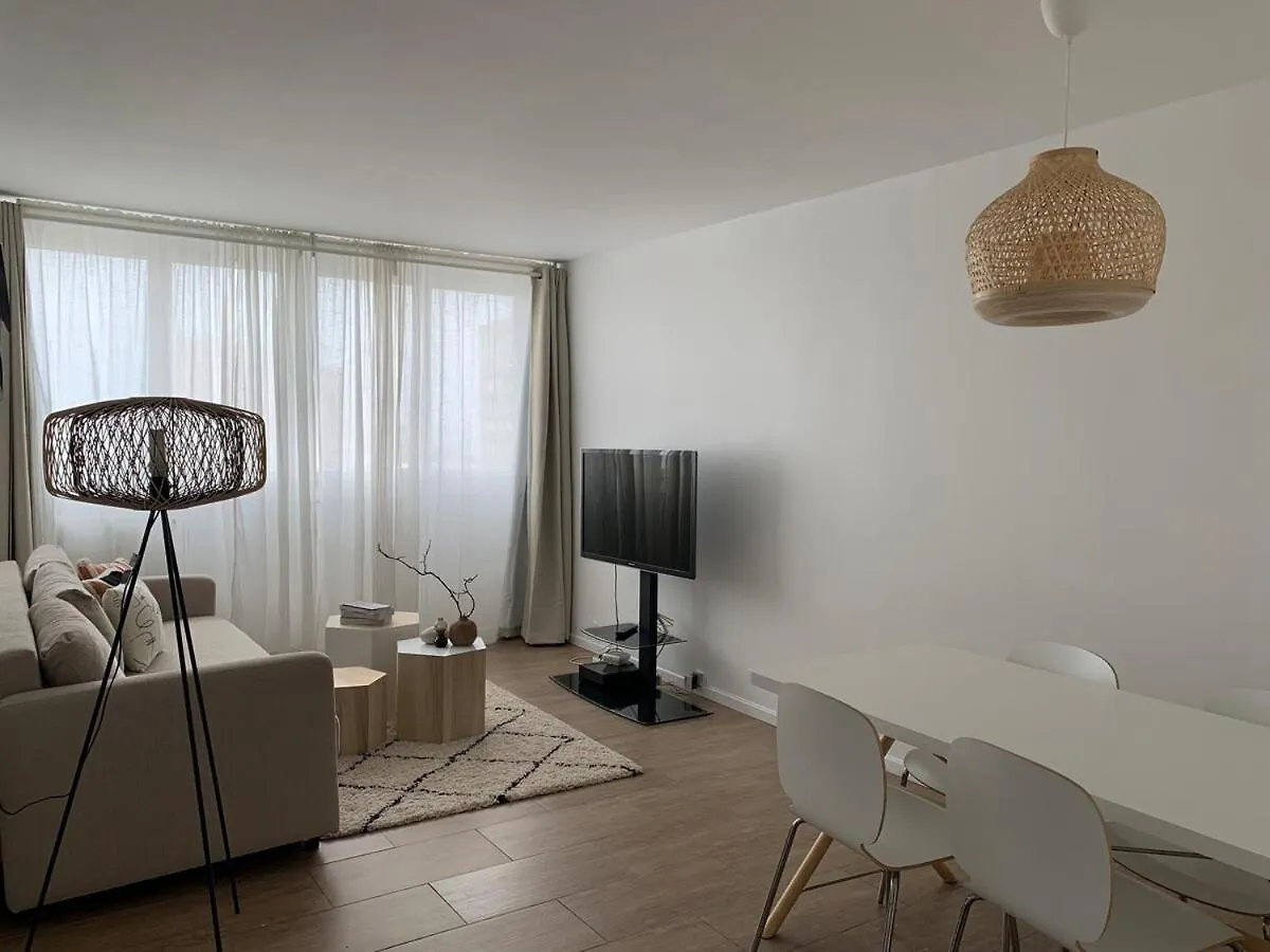 Apt Charme Paris Vue & Parking Apartment