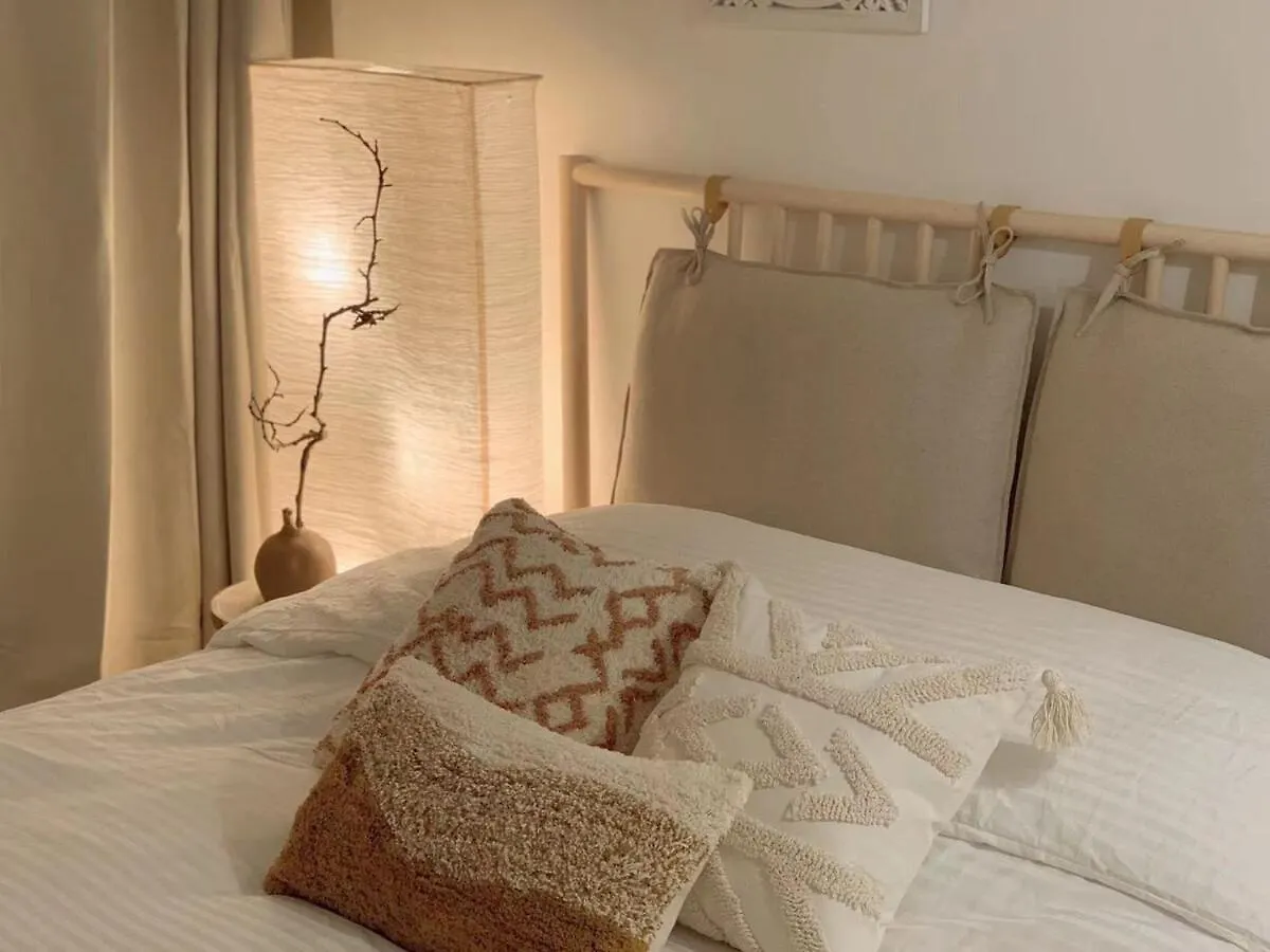 Apt Charme Paris Vue & Parking 0*,  France