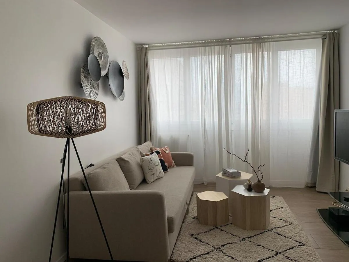 Apt Charme Paris Vue & Parking 0*,  France